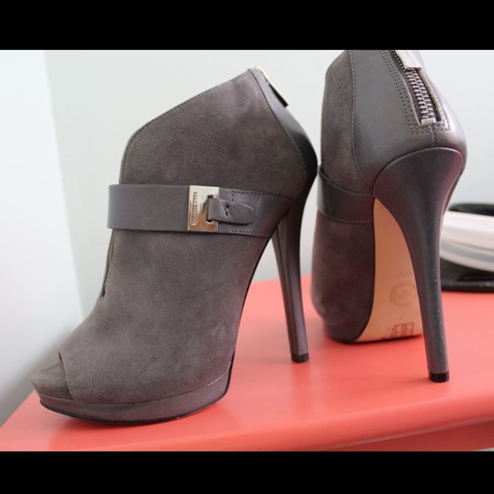 Michael Kors Grey Heels Like new open toe